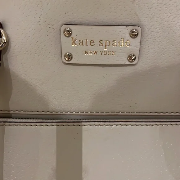 Kate Spade hand bag!! Very loved but rarely used.. Looks like new!! - Picture 2 of 5